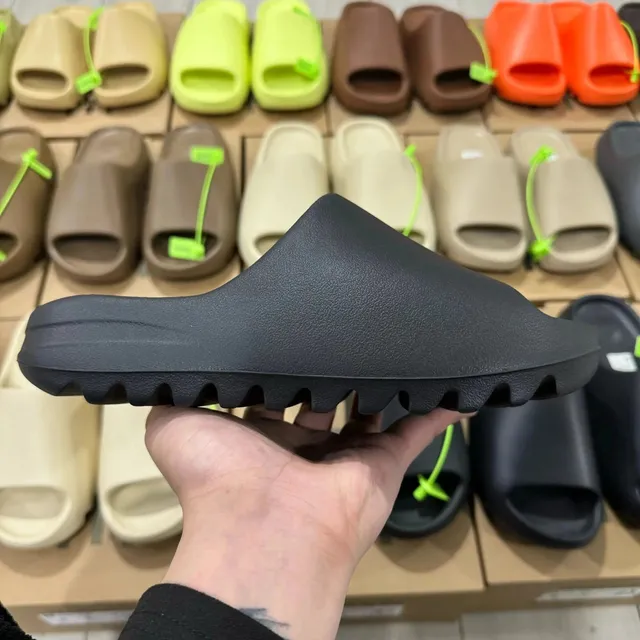 Yeezy Slide Onyx