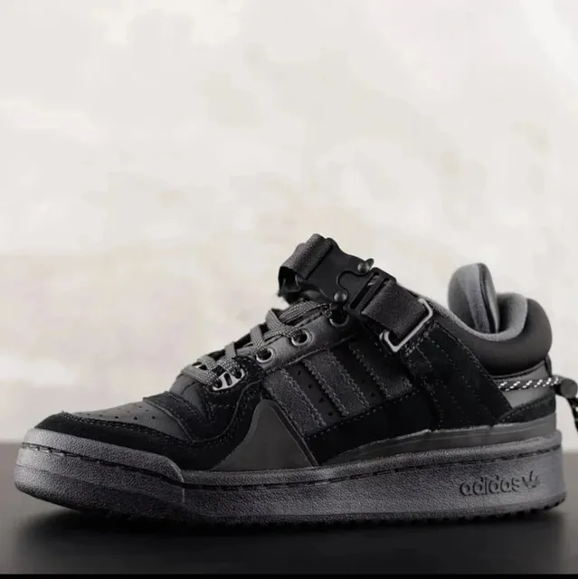 Adidas Forum Low Triple Black