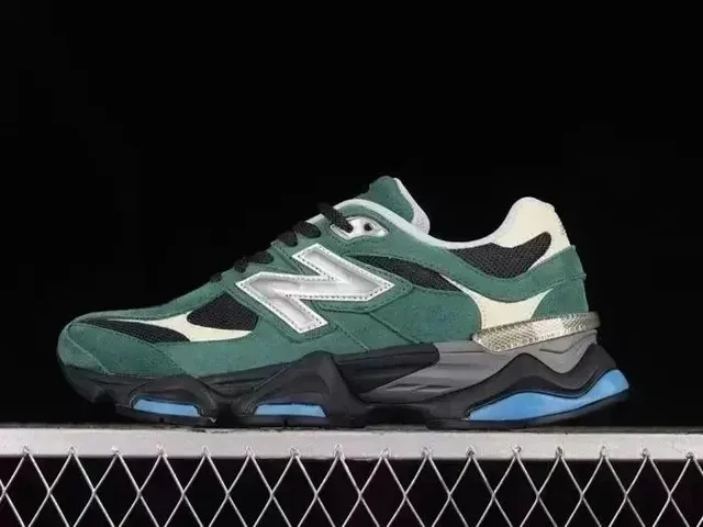 New Balance 2002R Forest Green