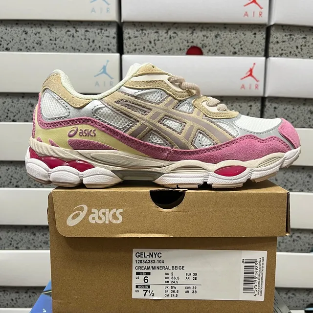 1203A383-104