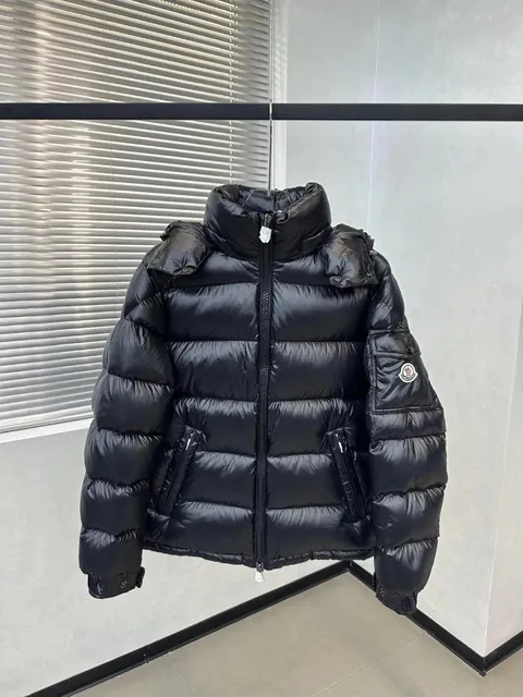 Moncler Puffer Jacket Classic Quilted