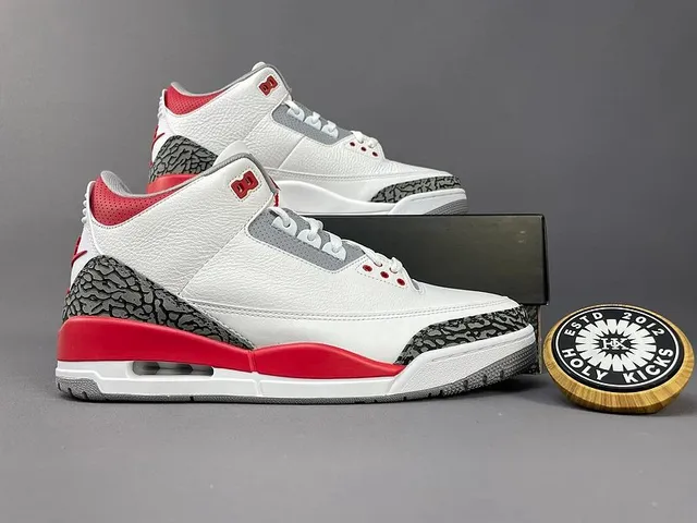 Air Jordan 3 True Red