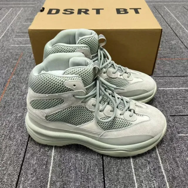 Yeezy 700 Wave Runner
