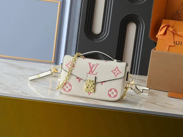Louis Vuitton LV Trainer Monogram Rose