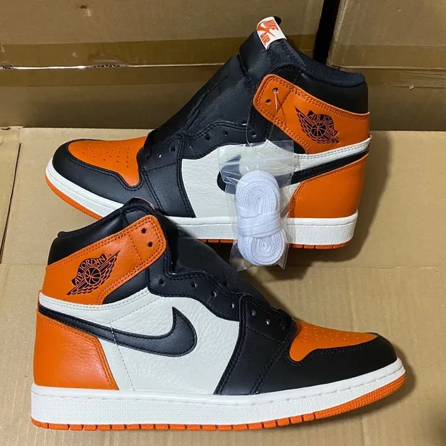AJ1黑扣碎