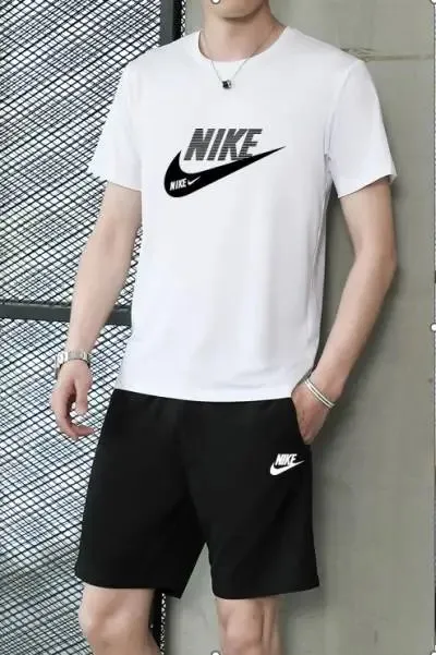 Nike Swoosh T-Shirt Classic Logo