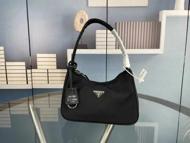 Prada Re-Edition 2005 Black Nylon