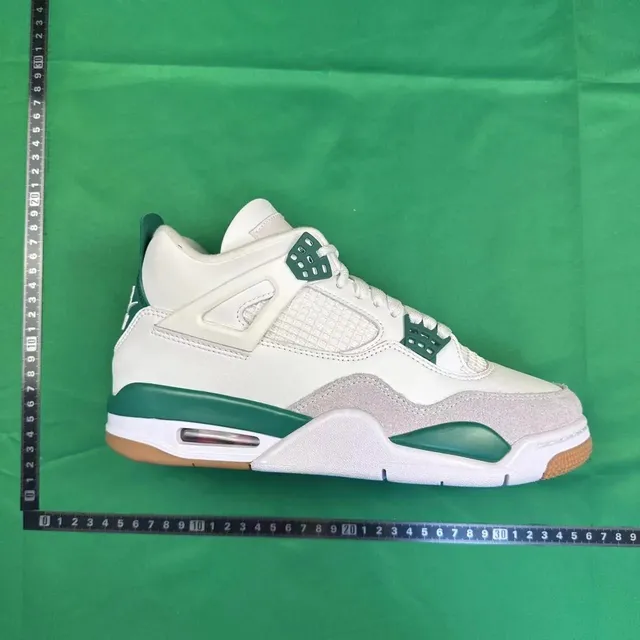 Air Jordan 4 Military Green