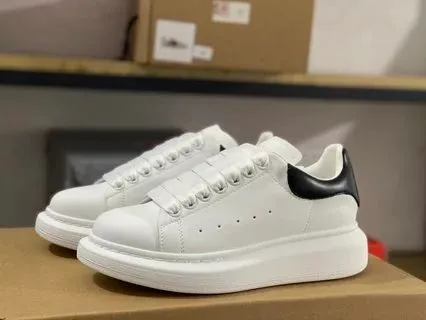 Alexander McQueen Oversized Sneaker White/Black