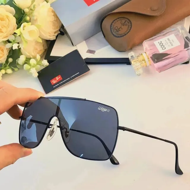 Ray-Ban Wings II Black Frame Dark Grey Lens