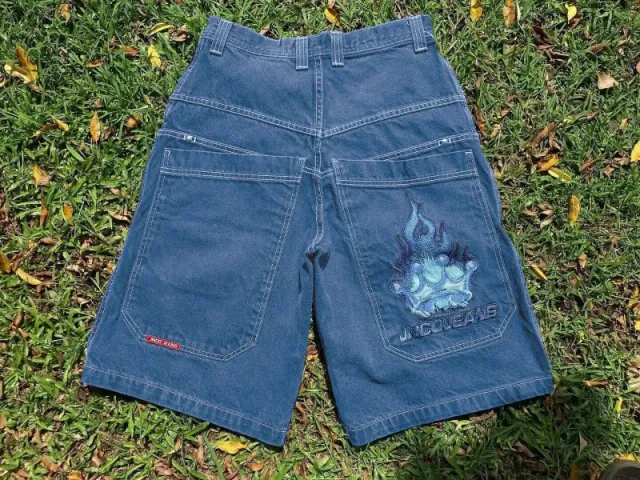 D16 blue