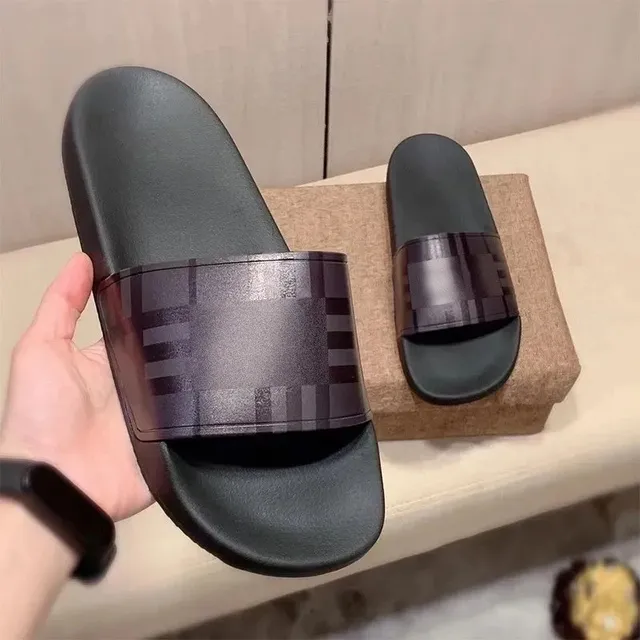 石墨色
