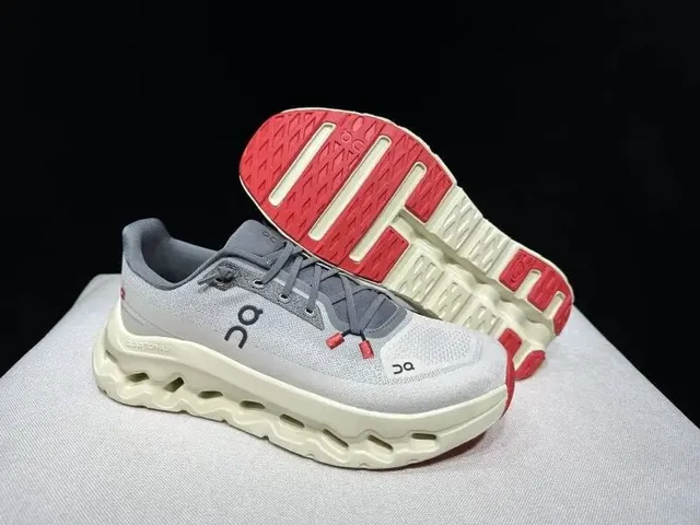 On Cloudmonster Grey Red