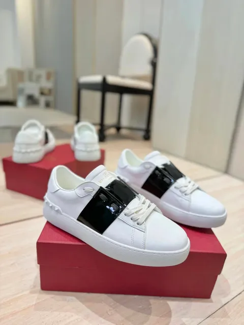 Valentino Rockstud Sneaker