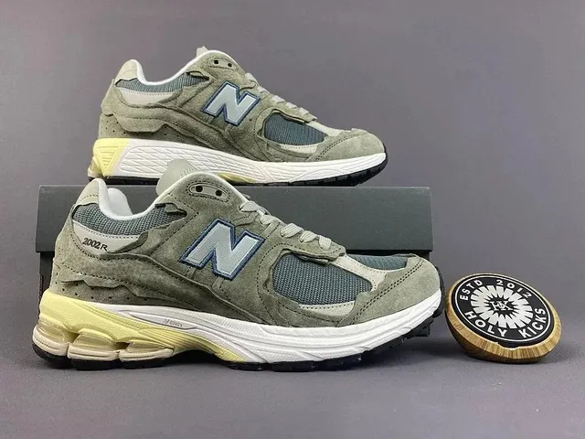 New Balance 2002R Olive Yellow