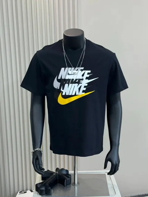 Nike Graphic Tee