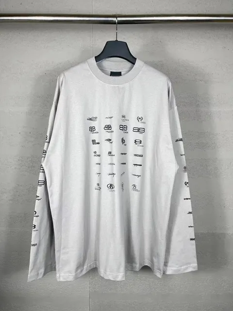 烟灰色