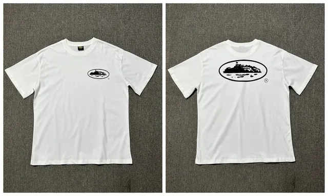 Graphic T-Shirt Island Logo