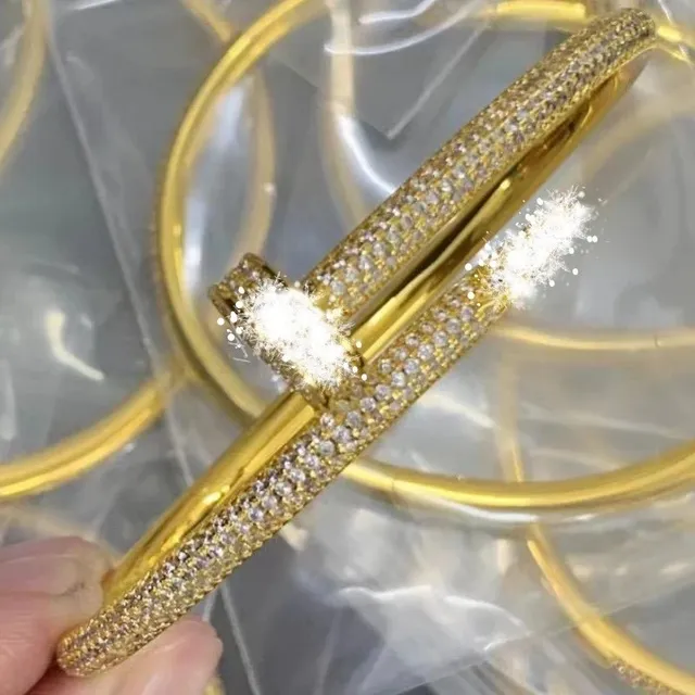 黄金色满钻