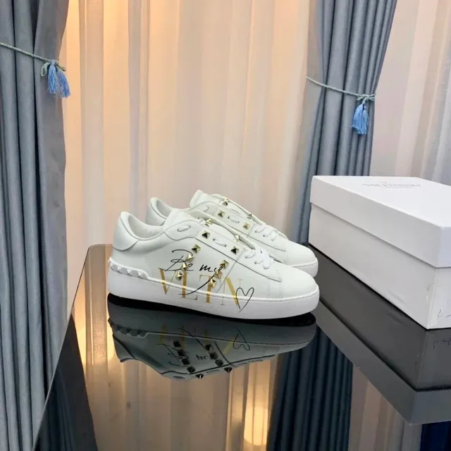 Valentino Rockstud Low Be Mine