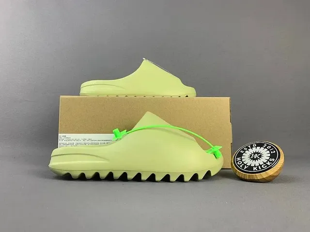 Yeezy Slide Glow