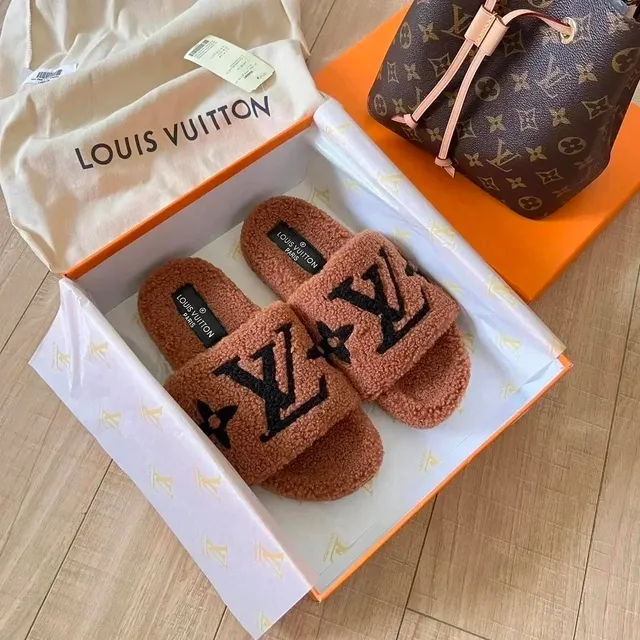 Louis Vuitton Shearling Slide Monogram