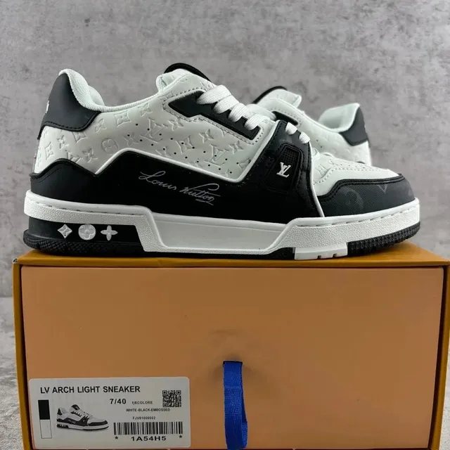 Louis Vuitton LV Arch Light Sneaker