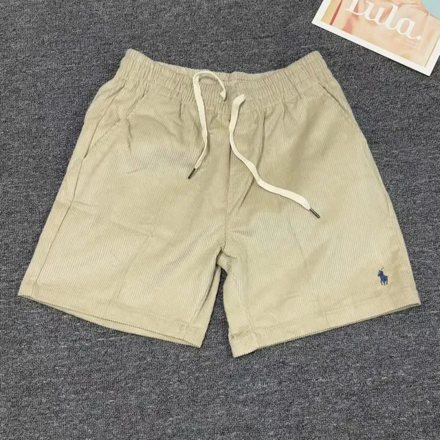 卡其色