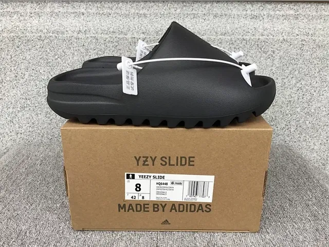 Yeezy Slide Onyx
