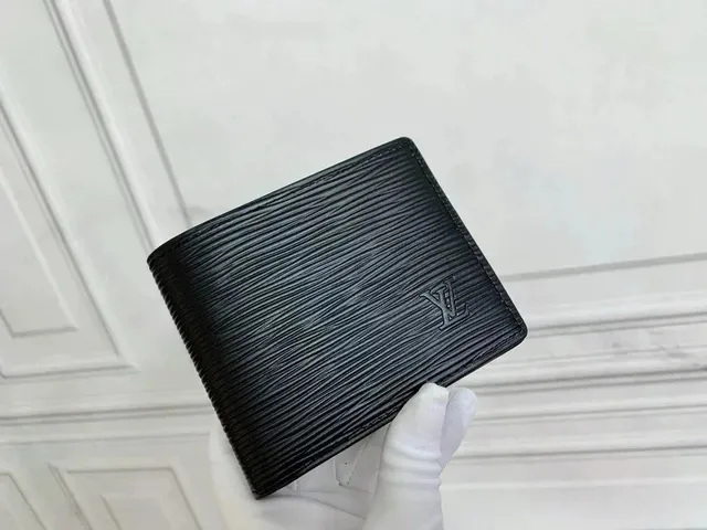 水波纹黑