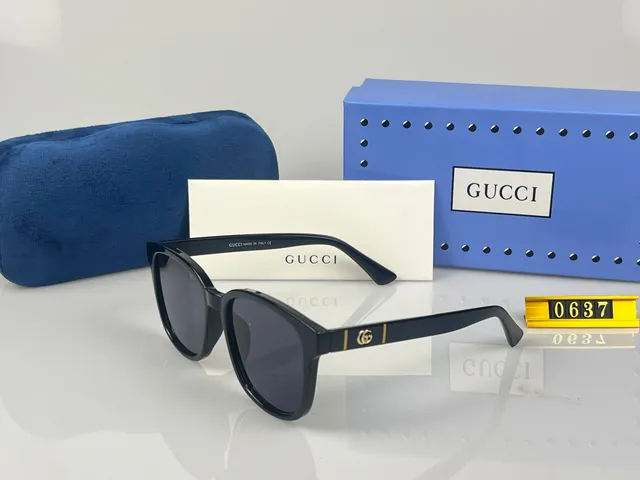 Gucci Sunglasses GG Logo Detail