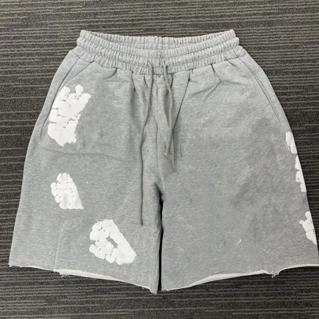 灰色短裤