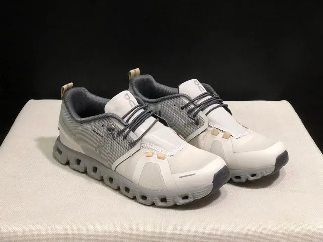 On Cloudmonster White Grey