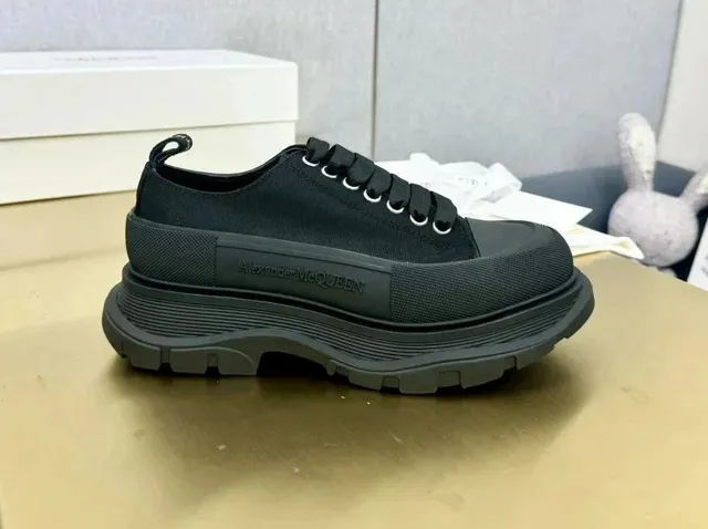 Alexander McQueen Oversized Sneaker Triple Black
