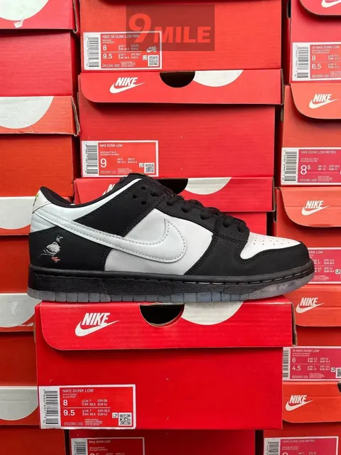 Nike Dunk Low Pigeon