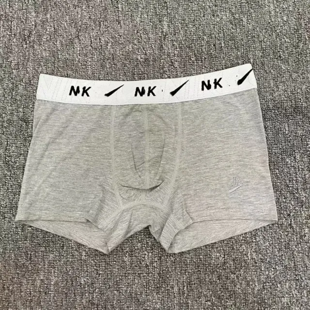 灰色