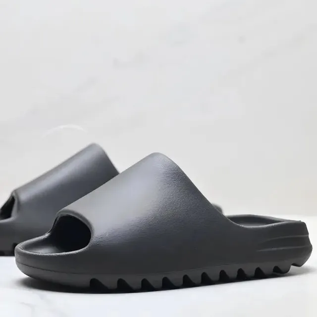 Yeezy Slide Onyx