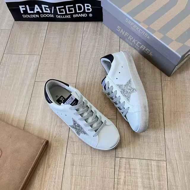 Golden Goose Superstar Glitter Star