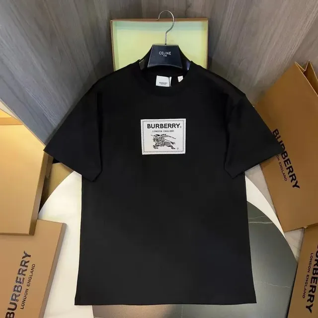 Burberry Logo Print T-Shirt Equestrian Knight Patch