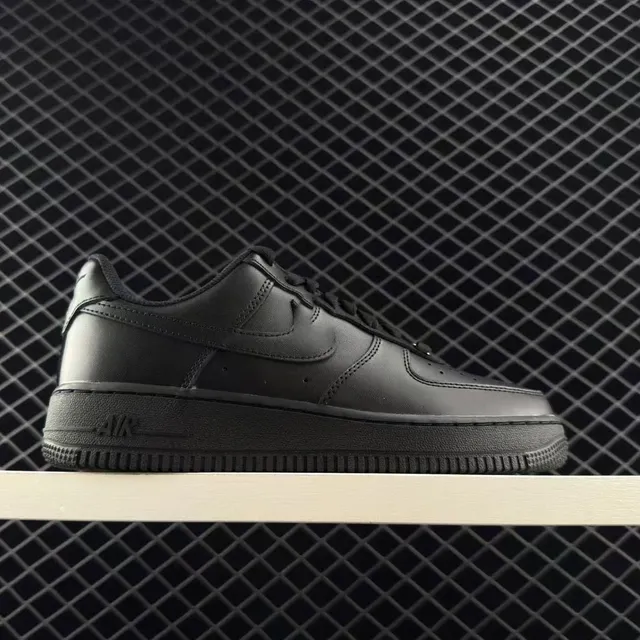 Nike Air Force 1 Low Triple Black