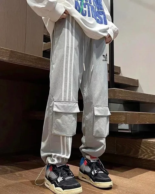 灰色