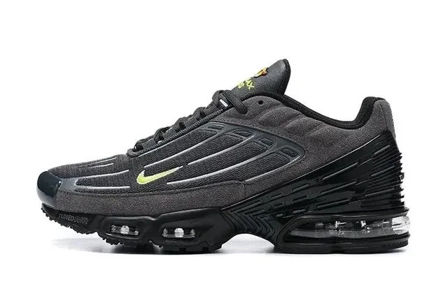 Nike Air Max Plus Triple Black Volt