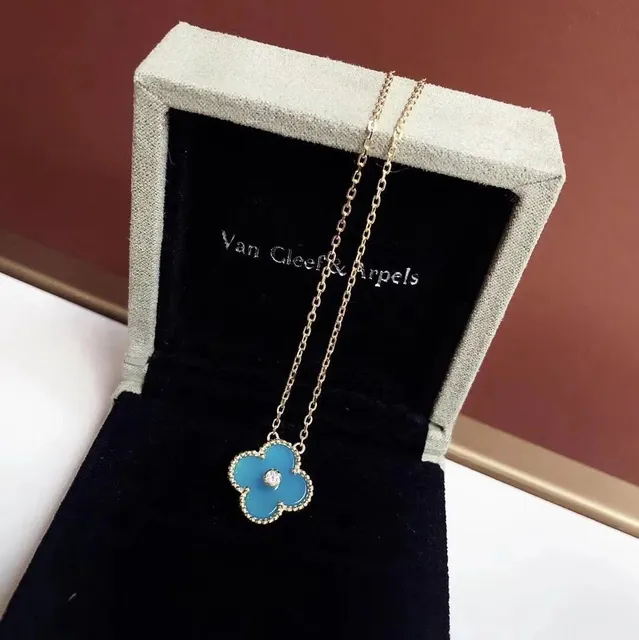Van Cleef & Arpels Alhambra Pendant Turquoise Enamel with Diamond