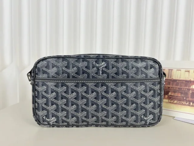 Goyard St. Louis Pouch Chevron Canvas