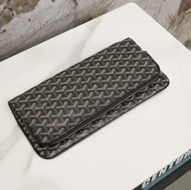 Goyard Saint Louis Clutch