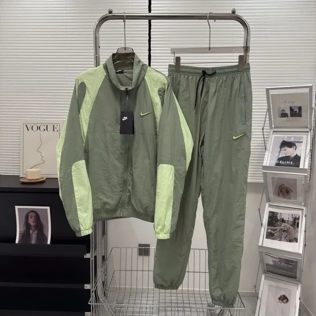 Nike Windrunner Jacket and Joggers Set Two-Tone Green