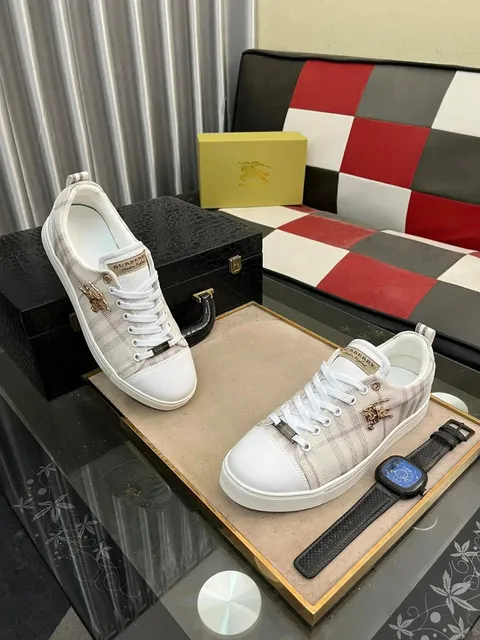 Burberry Low-Top Sneaker Checkered Canvas with Equestrian Knight