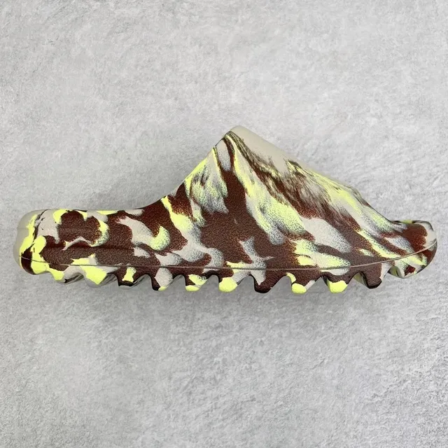 Yeezy Foam Runner Desert Camo