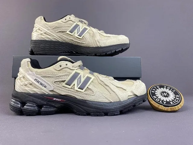 New Balance 1906R Beige Black