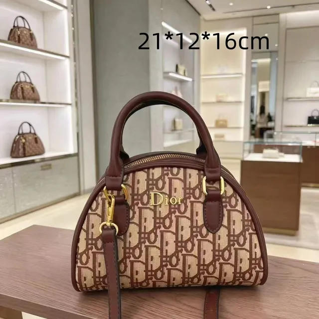Dior B22